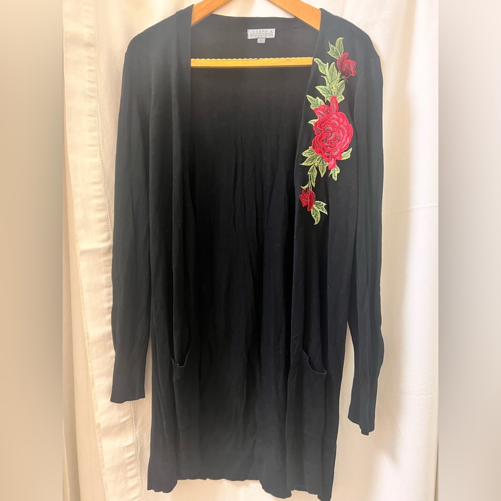 NWOT - RARE Joseph A. Rose Embroidered Duster W/ Pockets.